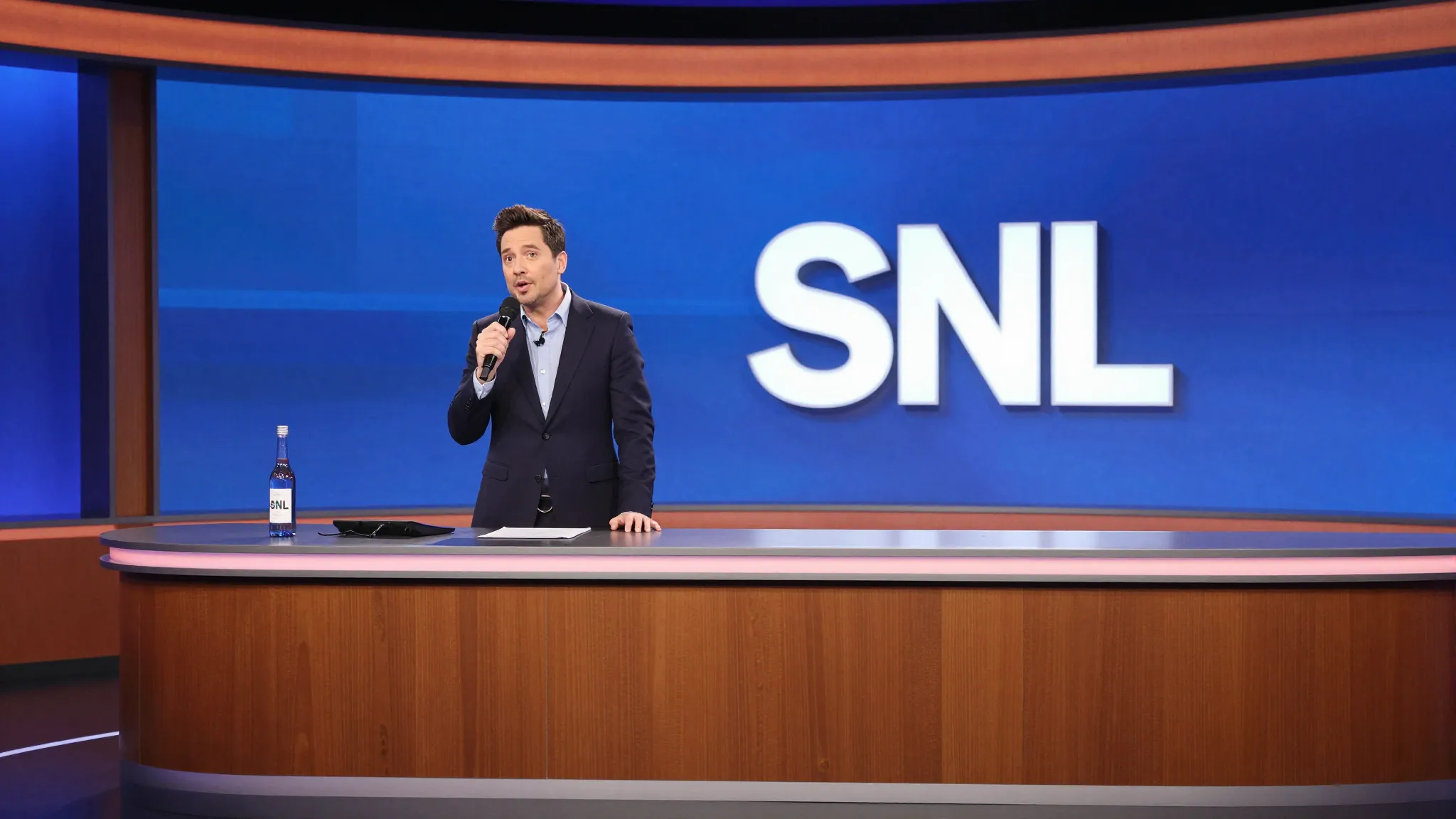 Who Is Hosting Snl Tonight